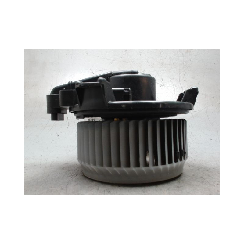 MOTEUR VENTILATEUR CHAUFFAGE TOYOTA AURIS