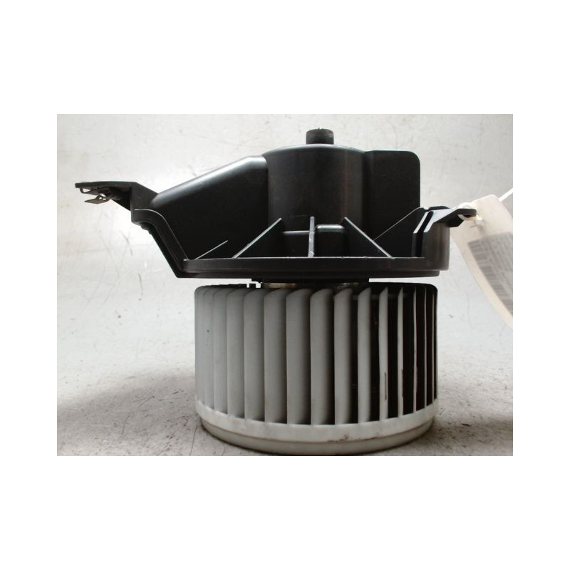 MOTEUR VENTILATEUR CHAUFFAGE FIAT GRANDE PUNTO 2005-