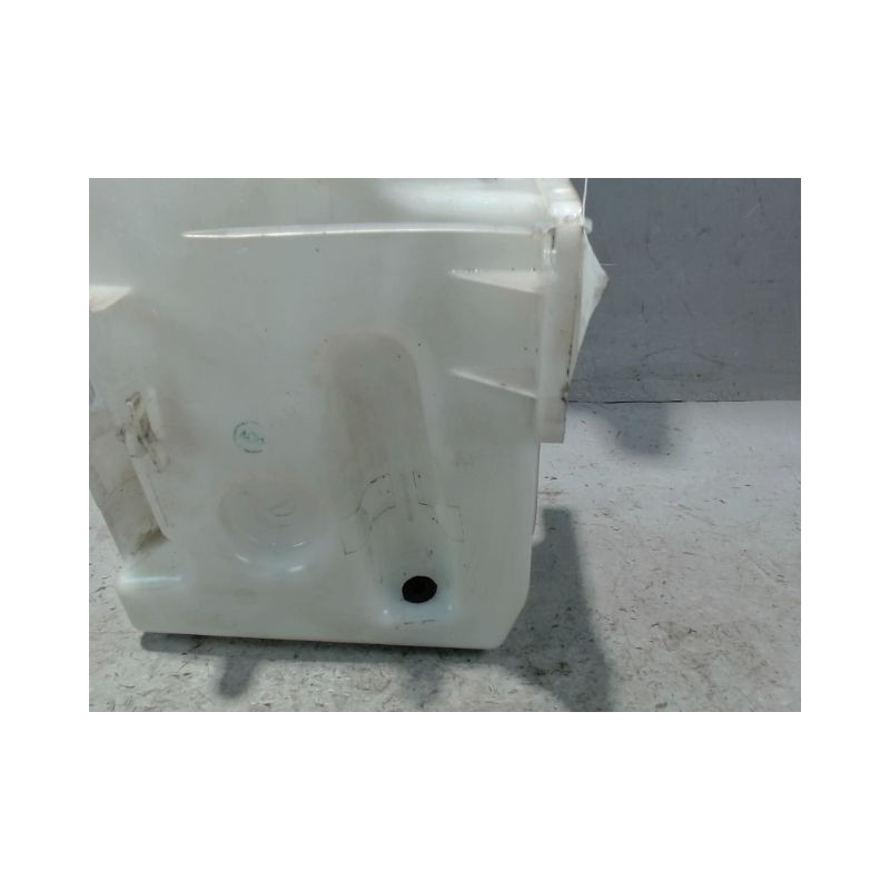 RESERVOIR LAVE-GLACE AVANT VOLKSWAGEN GOLF VI 2008-