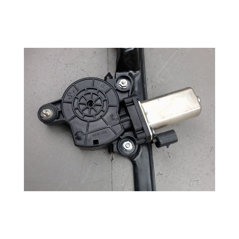 MECANISME LEVE-GLACE AVANT DROIT FIAT PUNTO