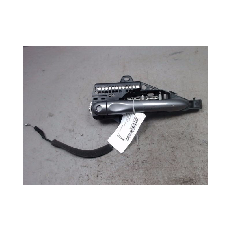 POIGNEE EXTERIEURE PORTE AVANT GAUCHE RENAULT CAPTUR