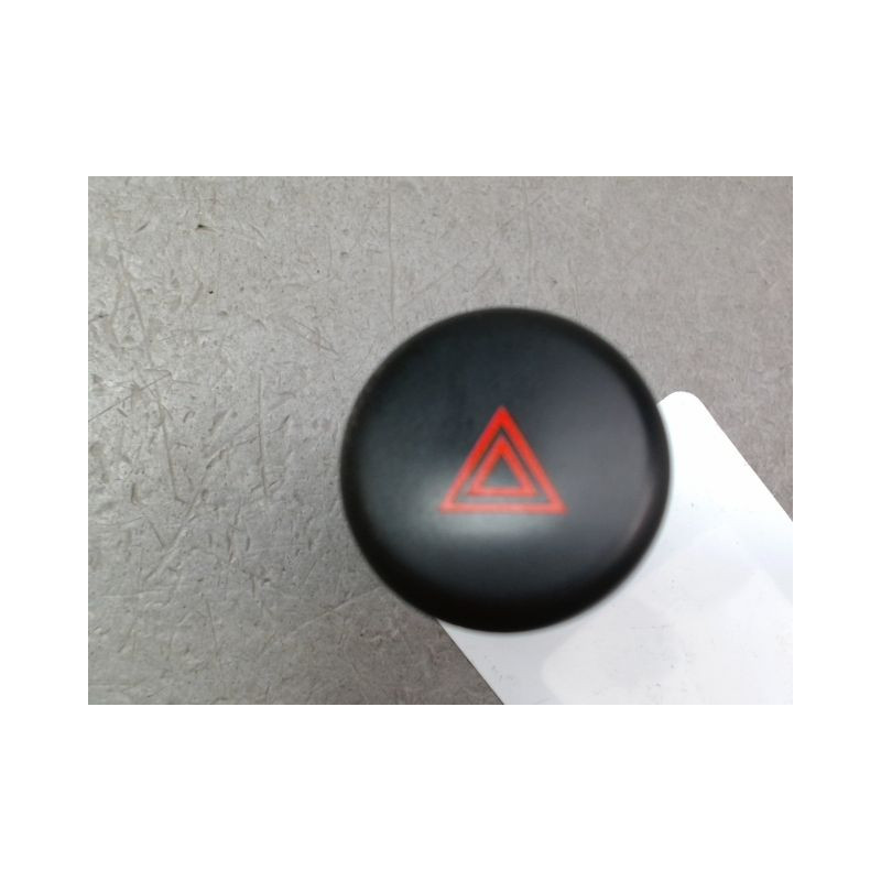 BOUTON DE WARNING NISSAN JUKE Phase 1 2010-...