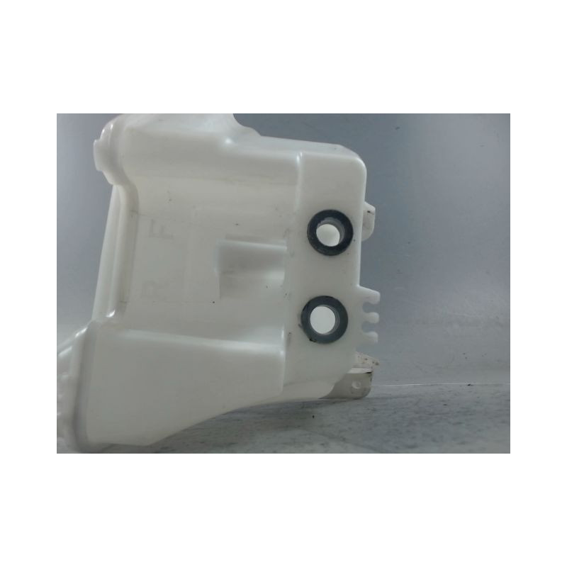 RESERVOIR LAVE-GLACE AVANT TOYOTA YARIS II 2010-