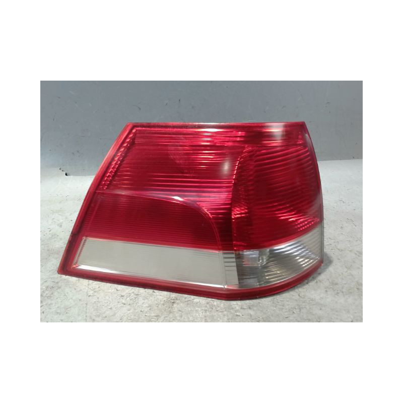 FEU ARRIERE GAUCHE  OPEL VECTRA BREAK 2003-