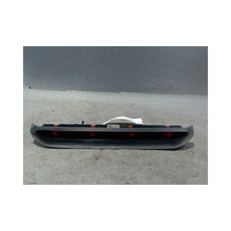 FEUX STOP SUPPLEMENTAIRE OPEL VECTRA BREAK 2003-