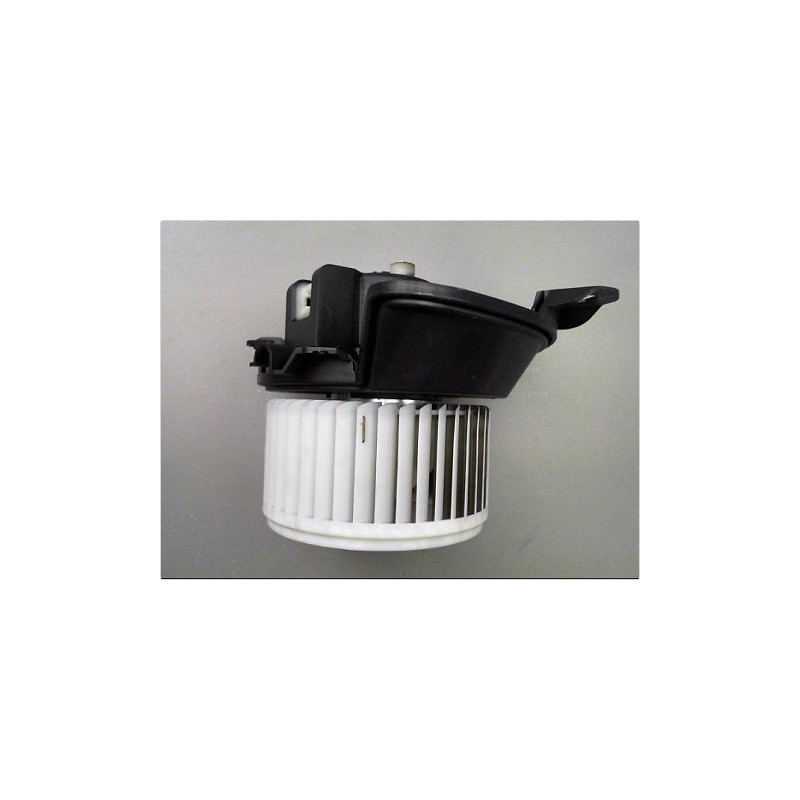 MOTEUR VENTILATEUR CHAUFFAGE FIAT PUNTO III 2012-