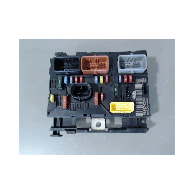 BOITE A FUSIBLES PEUGEOT 307