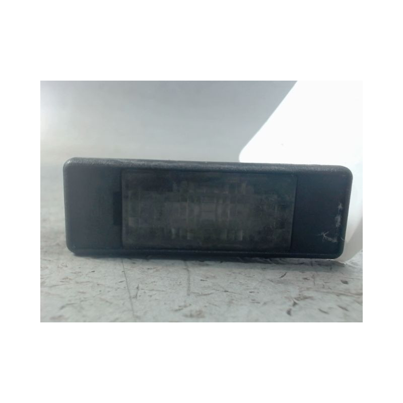 ECLAIREUR PLAQUE DE POLICE DROIT PEUGEOT 308 2007-