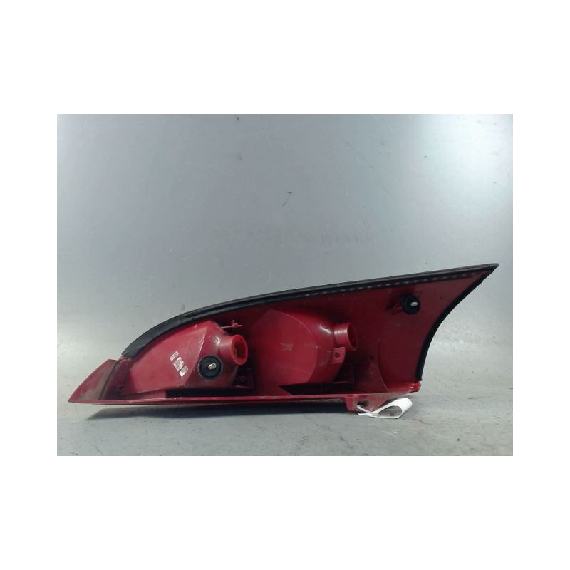 FEU ARRIERE GAUCHE  FORD FOCUS 98-04