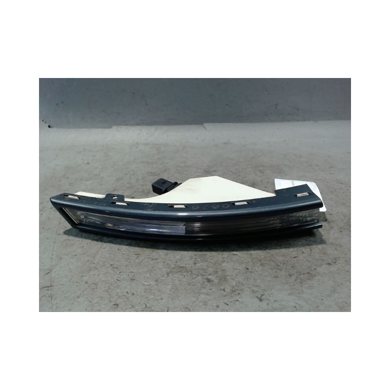 CLIGNOTANT DROIT VOLKSWAGEN PASSAT 2005-