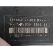 BOITE A FUSIBLES RENAULT MEGANE
