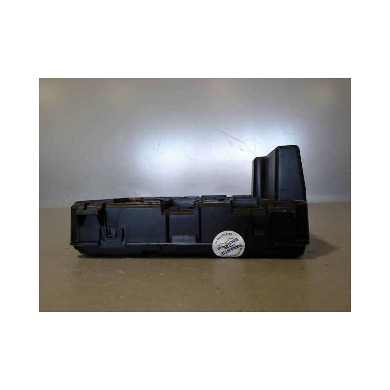 BOITE A FUSIBLES RENAULT MEGANE