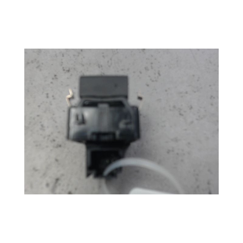 COMMANDE LEVE-GLACE PORTE AVD RENAULT CAPTUR