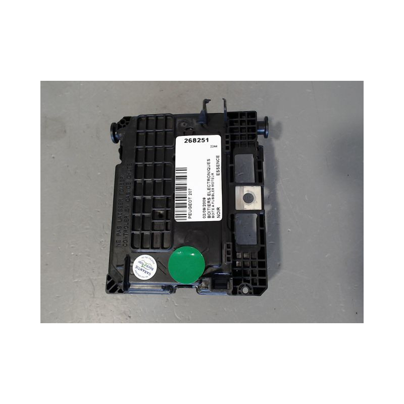BOITE A FUSIBLES PEUGEOT 207