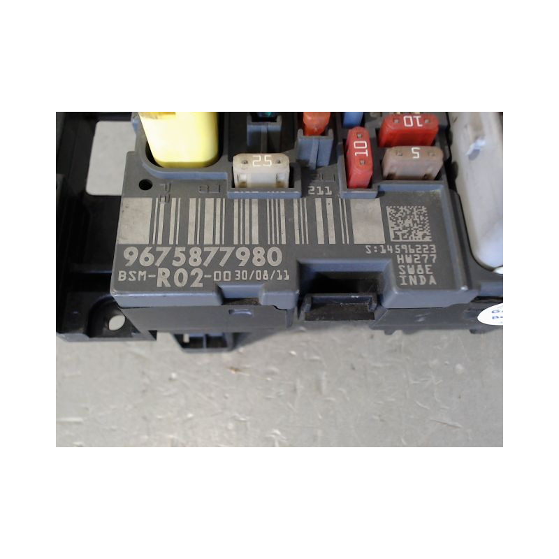 BOITE A FUSIBLES CITROEN C4