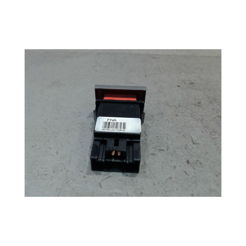 BOUTON DE WARNING HYUNDAI IX35