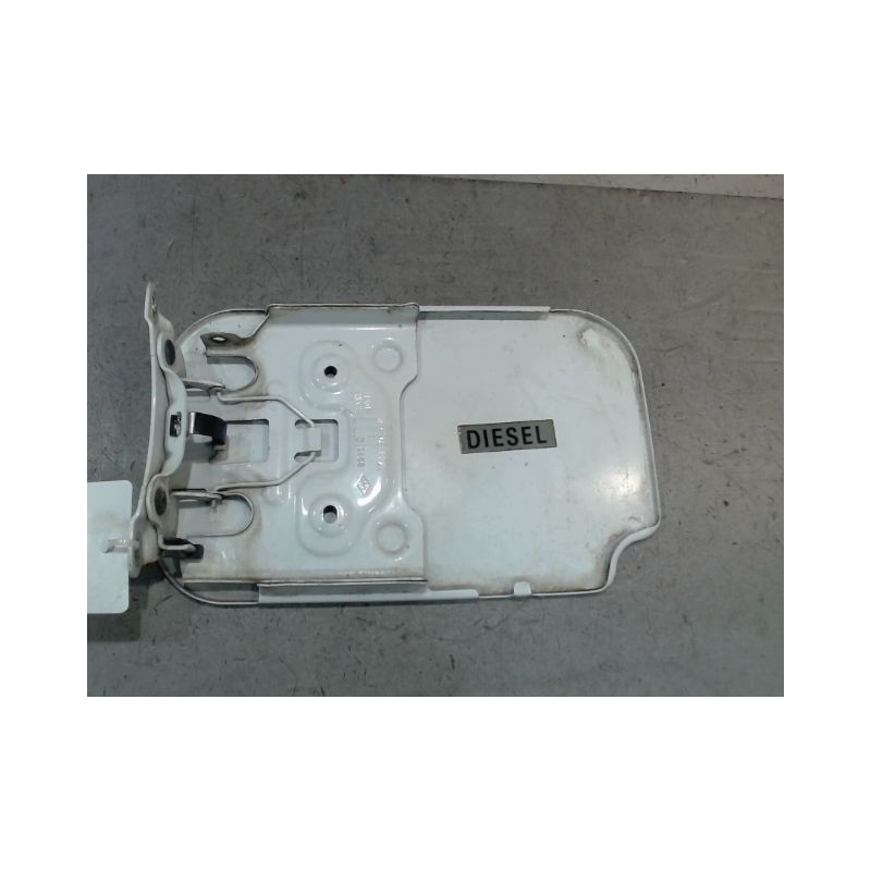 VOLET DE TRAPPE CARBURANT DACIA DOKKER