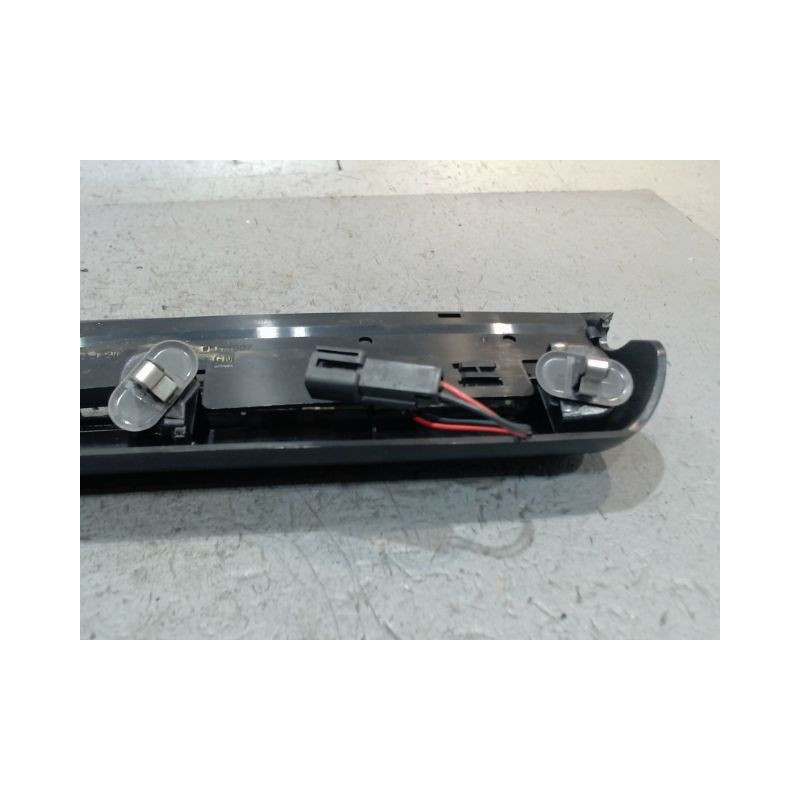 FEUX STOP SUPPLEMENTAIRE OPEL CORSA