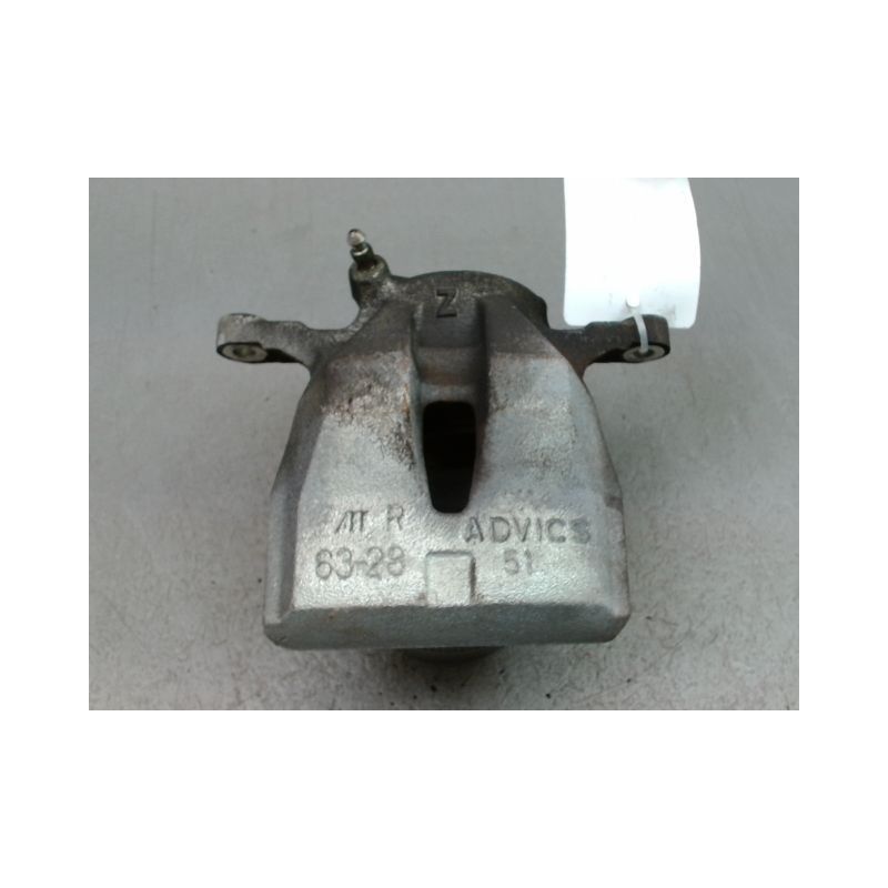 ETRIER DE FREIN AVANT DROIT TOYOTA AURIS 2010-