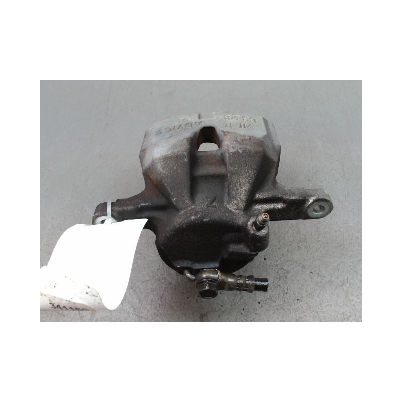ETRIER DE FREIN AVANT DROIT TOYOTA AURIS 2010-