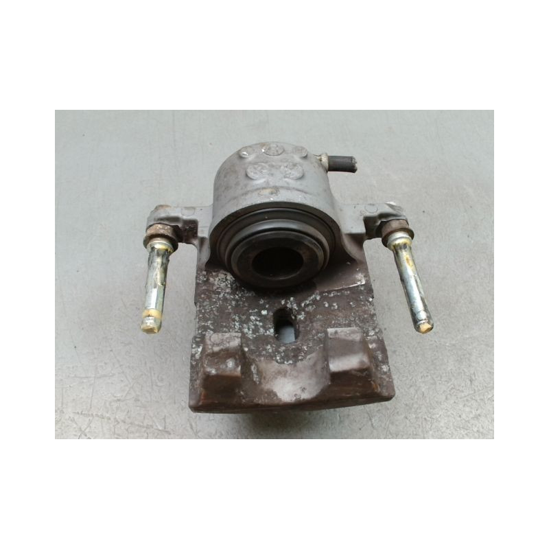 ETRIER DE FREIN AVANT DROIT TOYOTA PRIUS 2004-