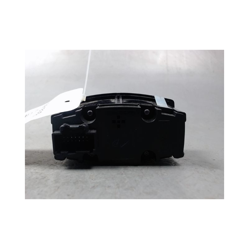 COMMANDE ECLAIRAGE FORD KA+