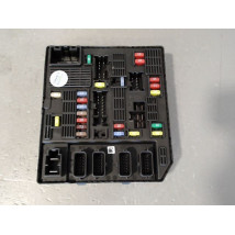 BOITE A FUSIBLES RENAULT MEGANE