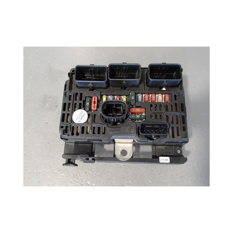 BOITE A FUSIBLES CITROEN C4