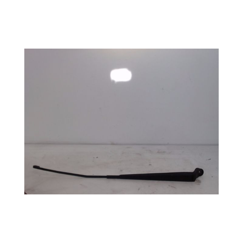 BRAS ESSUIE-GLACE AVANT DROIT TOYOTA YARIS
