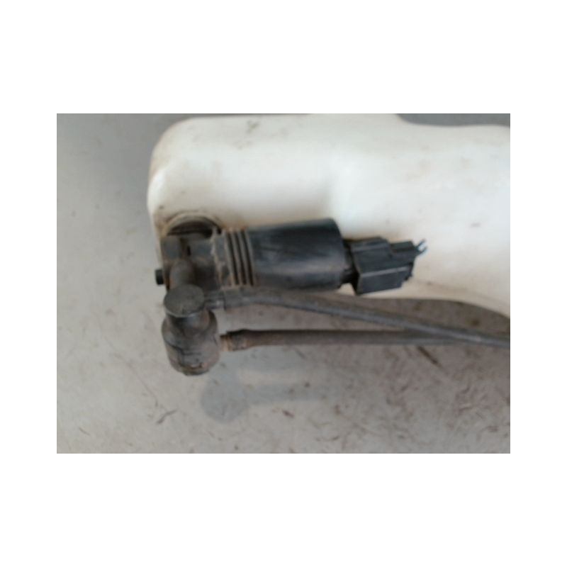 RESERVOIR LAVE-GLACE AVANT FORD FIESTA