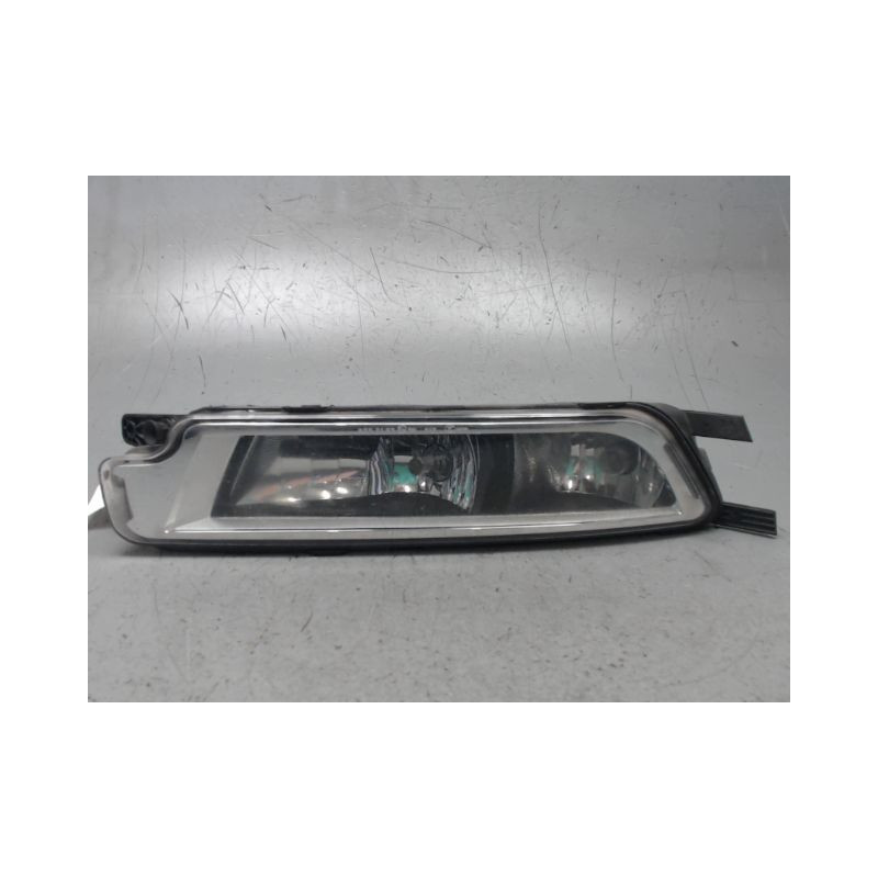 PHARE ANTIBROUILLARD AVANT GAUCHE VOLKSWAGEN PASSAT