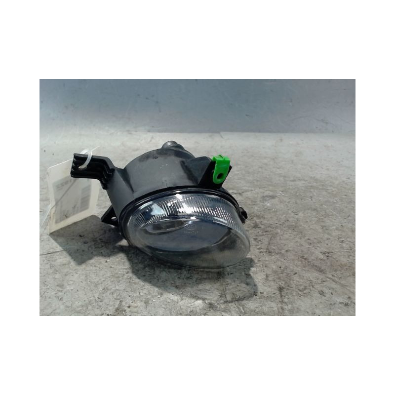 PHARE ANTIBROUILLARD AVANT DROIT AUDI A4 2004-