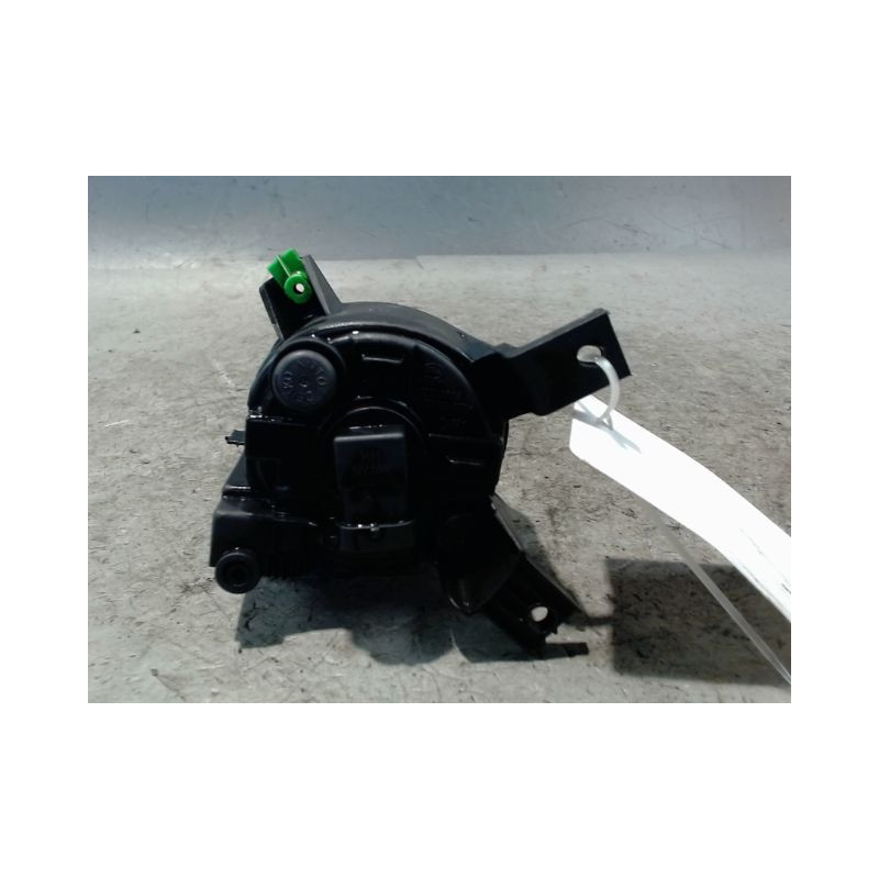 PHARE ANTIBROUILLARD AVANT DROIT AUDI A4 2004-