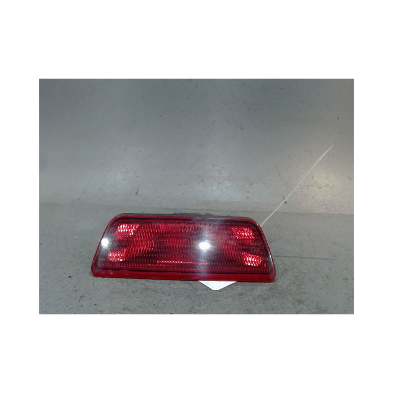 FEU BROUILLARD CENTRAL ARRIERE NISSAN JUKE