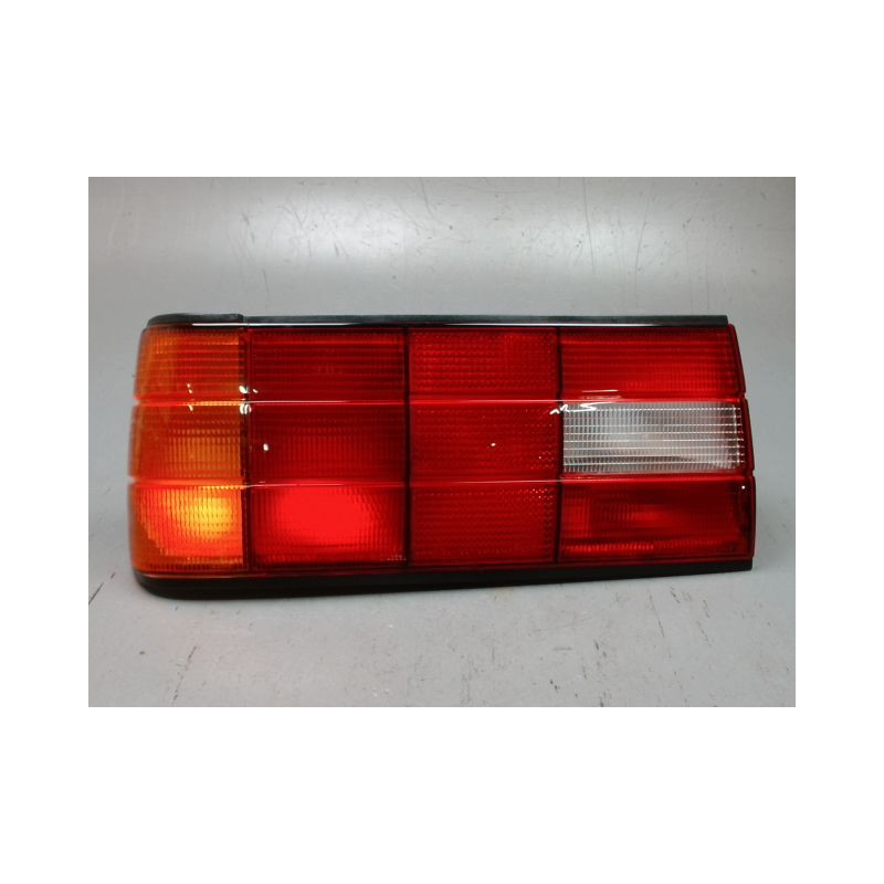 FEU ARRIERE GAUCHE  BMW 318