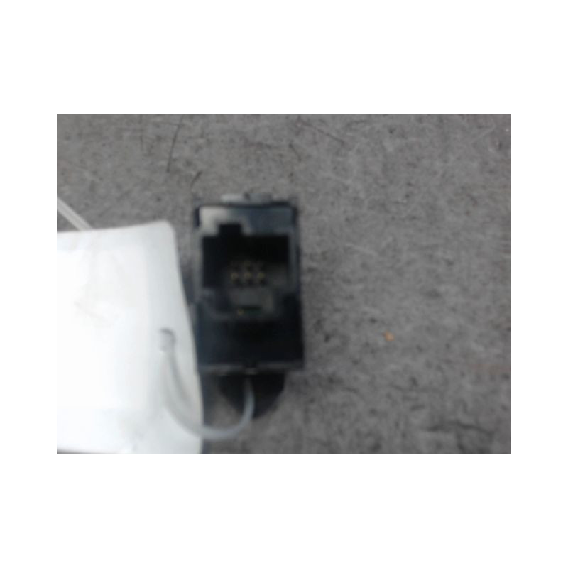 COMMANDE LEVE-GLACE PORTE AVD VOLVO V50