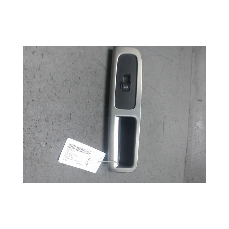 COMMANDE LEVE-GLACE PORTE AVD VOLVO V50