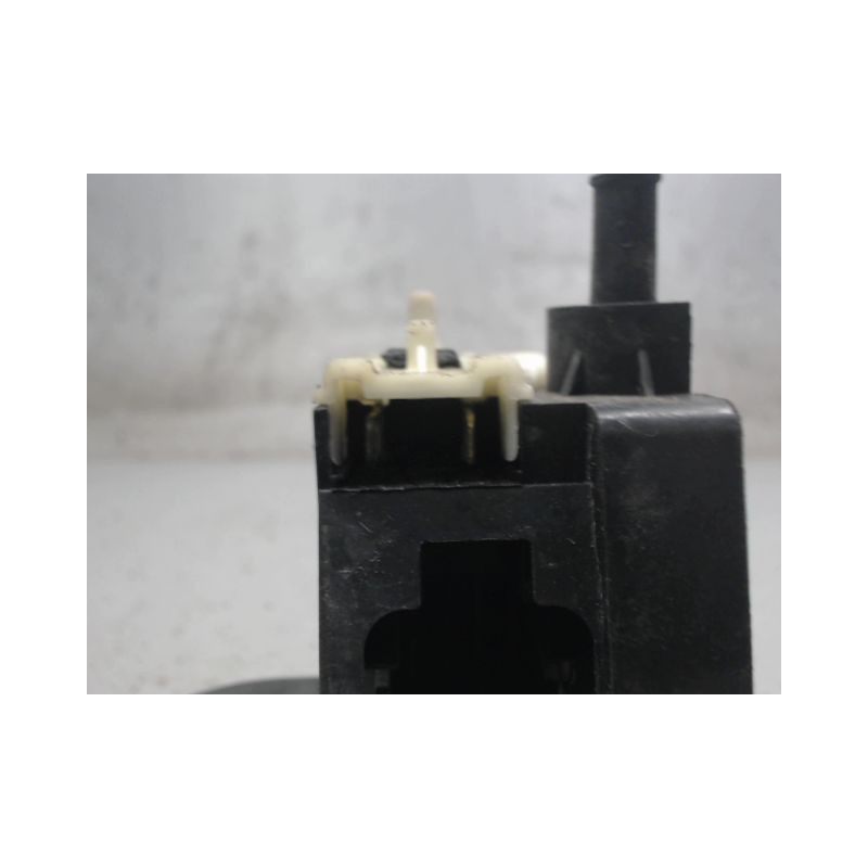 SYSTEME CONDAMNATION AVANT DROIT RENAULT CLIO II PH.2 01-06