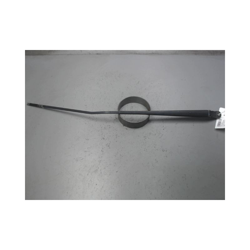 BRAS ESSUIE-GLACE AVANT DROIT RENAULT CLIO III ESTATE 2008-