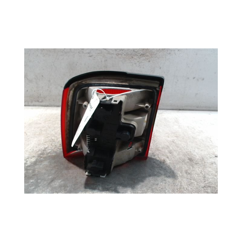 FEU ARRIERE DROIT OPEL VECTRA 92-95