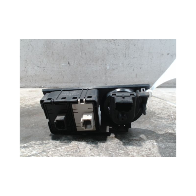 COMMANDE RETROVISSEUR EXTERIEUR ELECTRIQUE DACIA SANDERO 2008-
