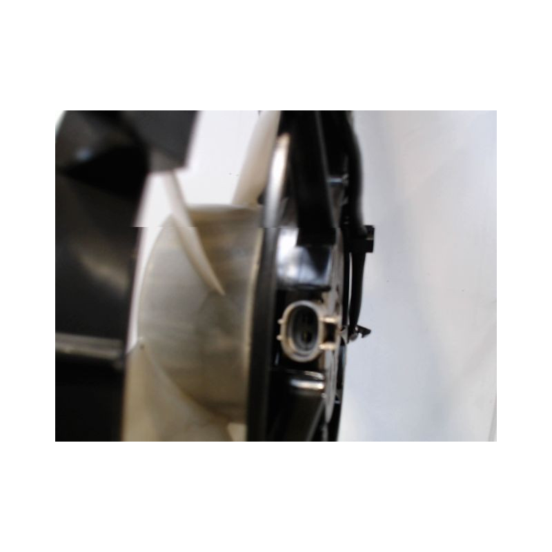 MOTEUR VENTILATEUR RADIATEUR TOYOTA COROLLA