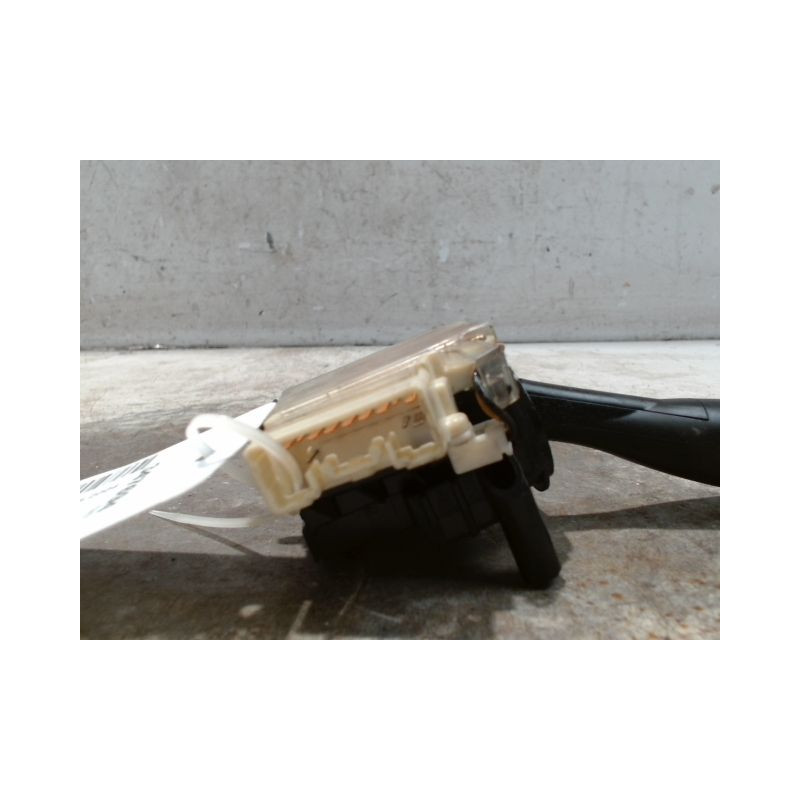 COMMANDE CLIGNOTANT TOYOTA COROLLA VERSO 2002-2004