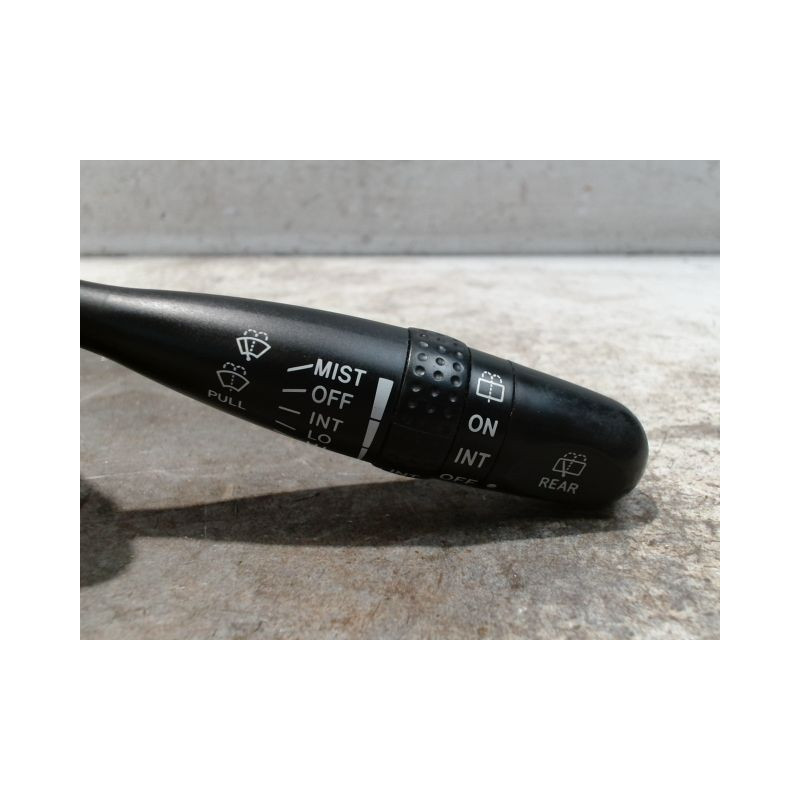 COMMANDE ESSUIE GLACE TOYOTA COROLLA VERSO 2002-2004