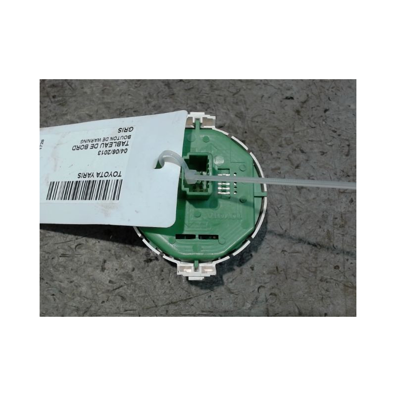 BOUTON DE WARNING TOYOTA YARIS