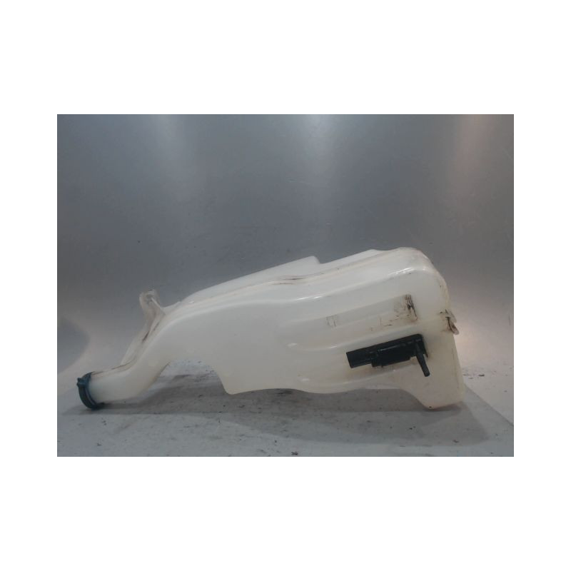 RESERVOIR LAVE-GLACE AVANT IVECO 35C13