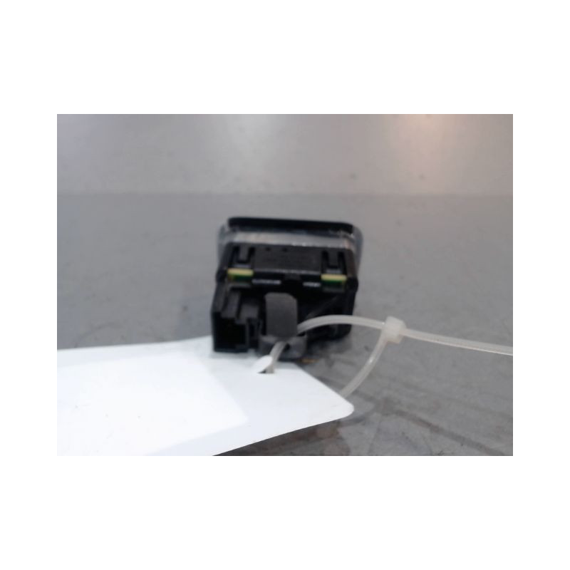 COMMANDE LEVE-GLACE PORTE ARG MERCEDES CLA
