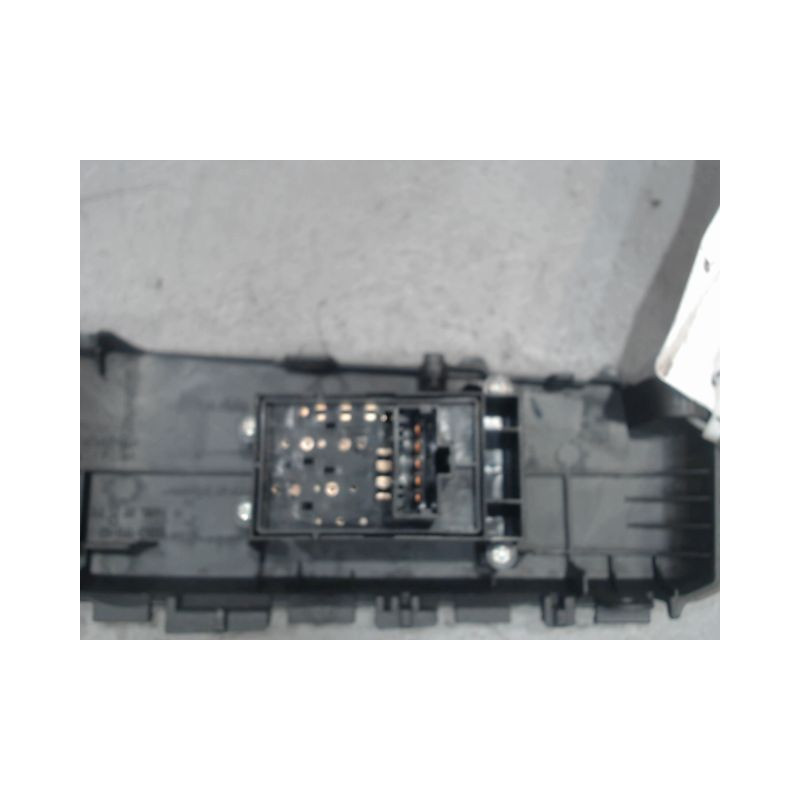 COMMANDE LEVE-GLACE PORTE AVD HONDA JAZZ