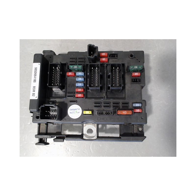 BOITE A FUSIBLES PEUGEOT 206