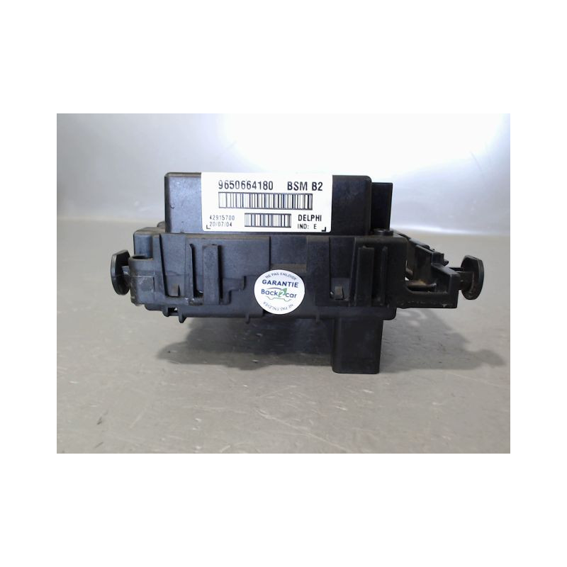 BOITE A FUSIBLES PEUGEOT 206